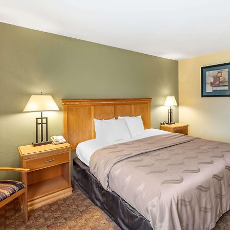Rodeway Inn South Hutchinson Kültér fotó