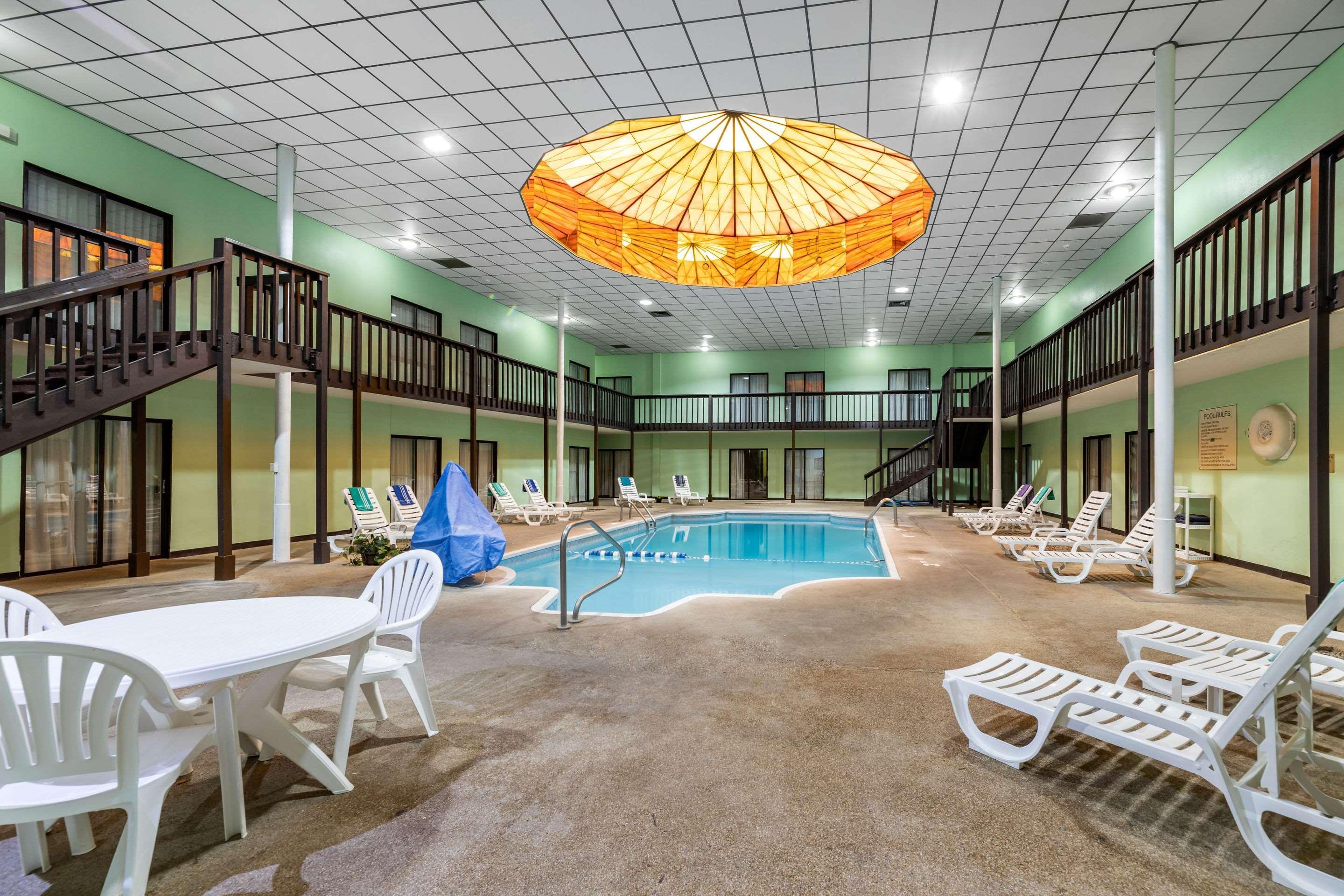 Rodeway Inn South Hutchinson Kültér fotó