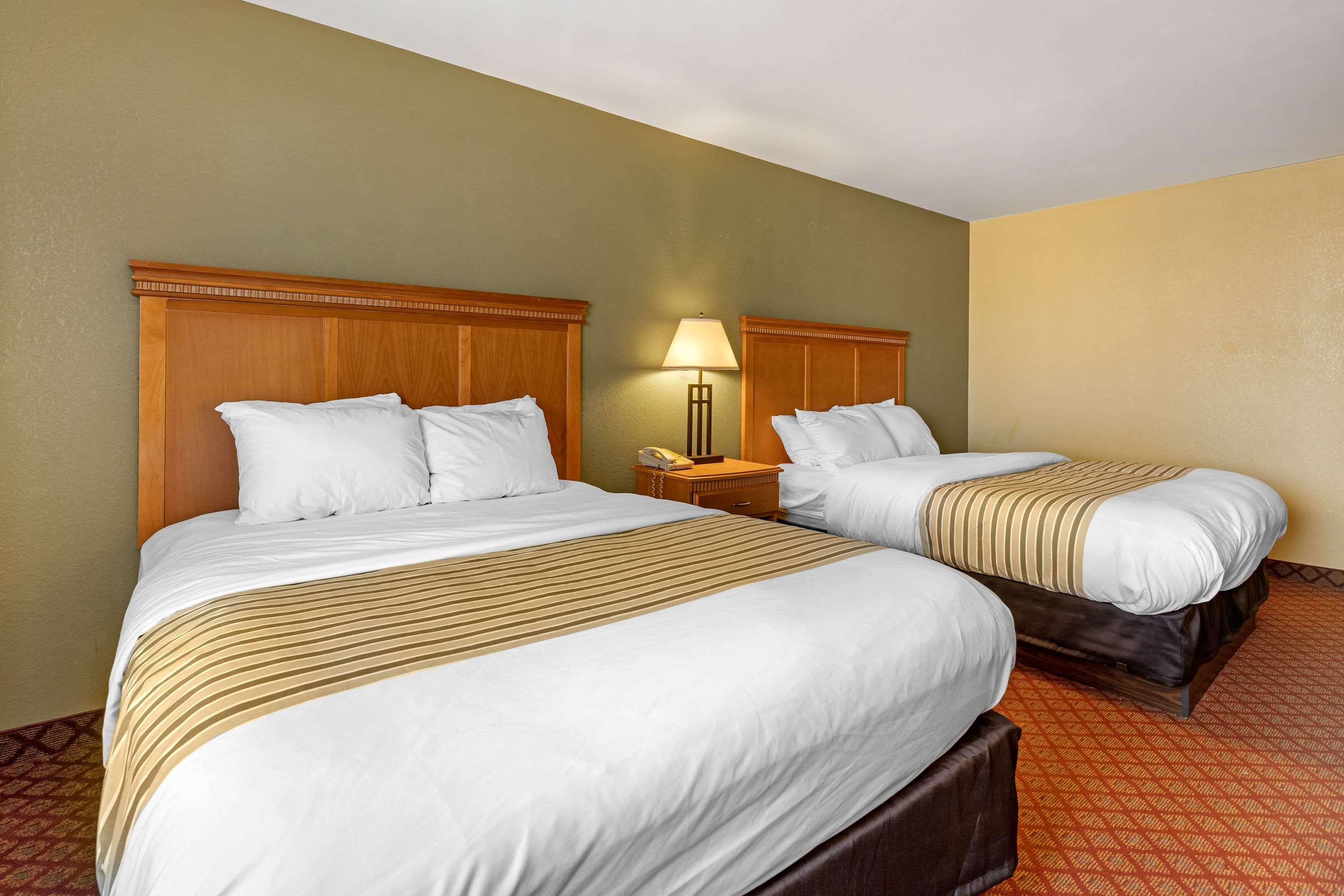 Rodeway Inn South Hutchinson Kültér fotó