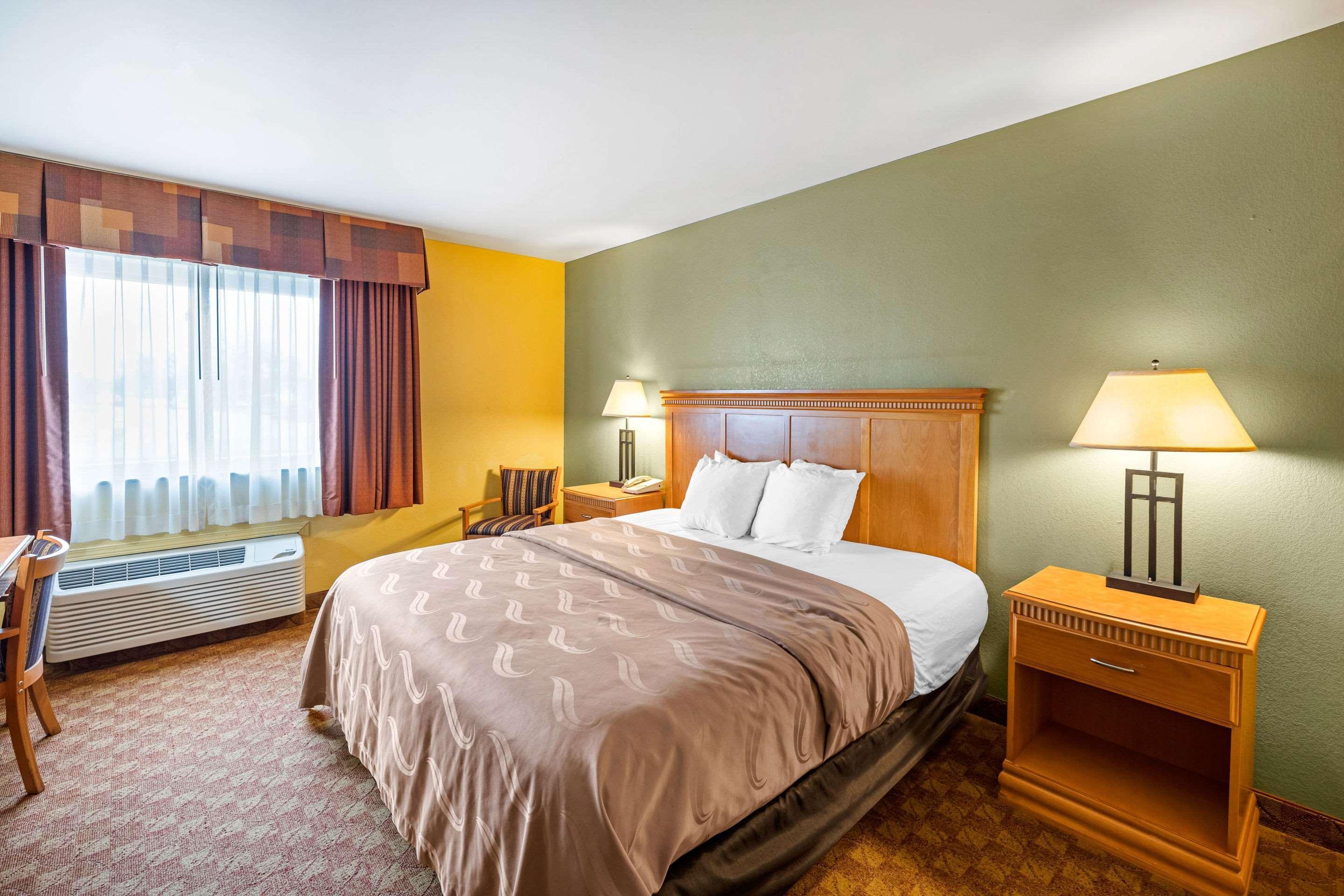 Rodeway Inn South Hutchinson Kültér fotó