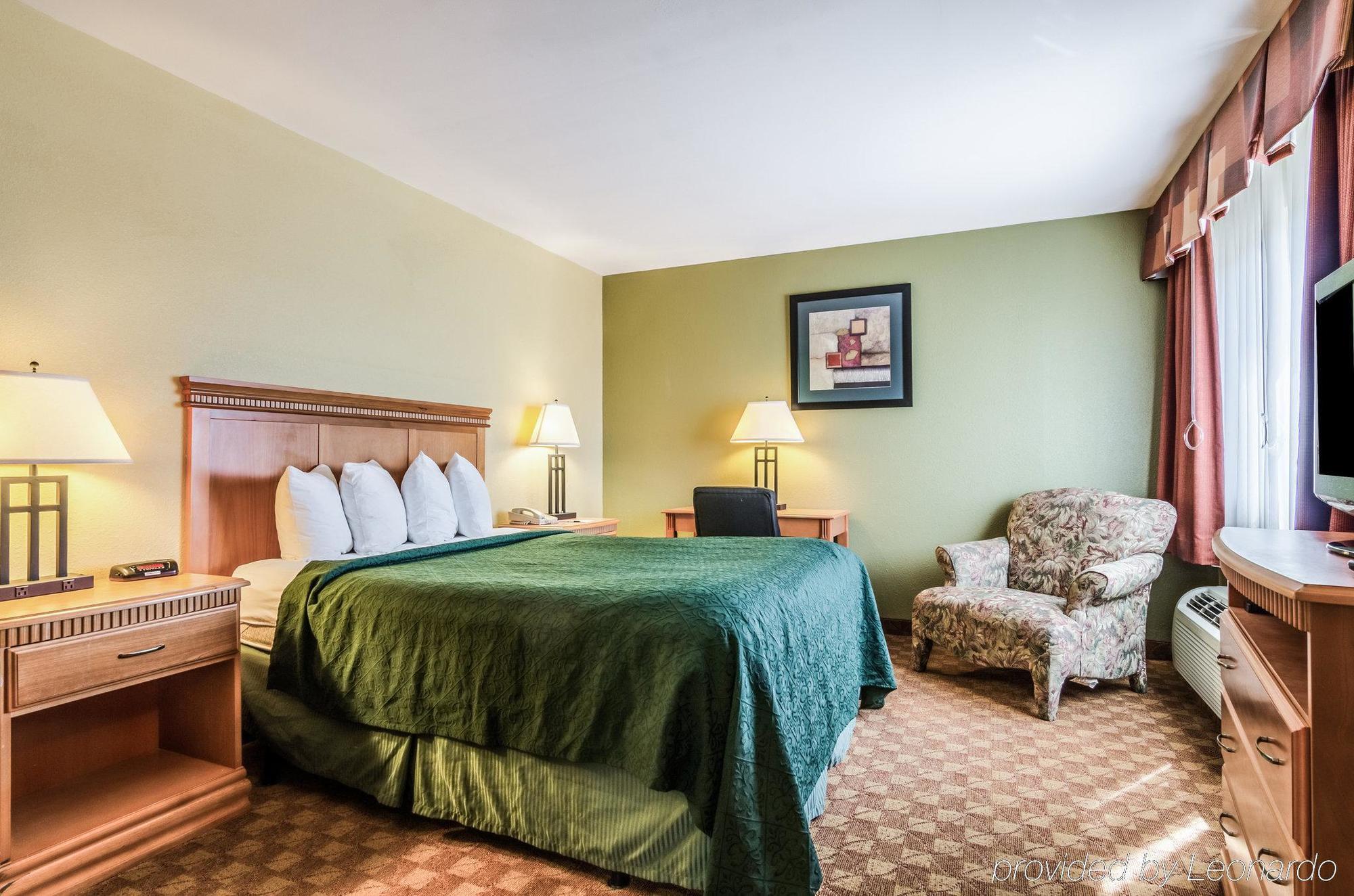 Rodeway Inn South Hutchinson Kültér fotó