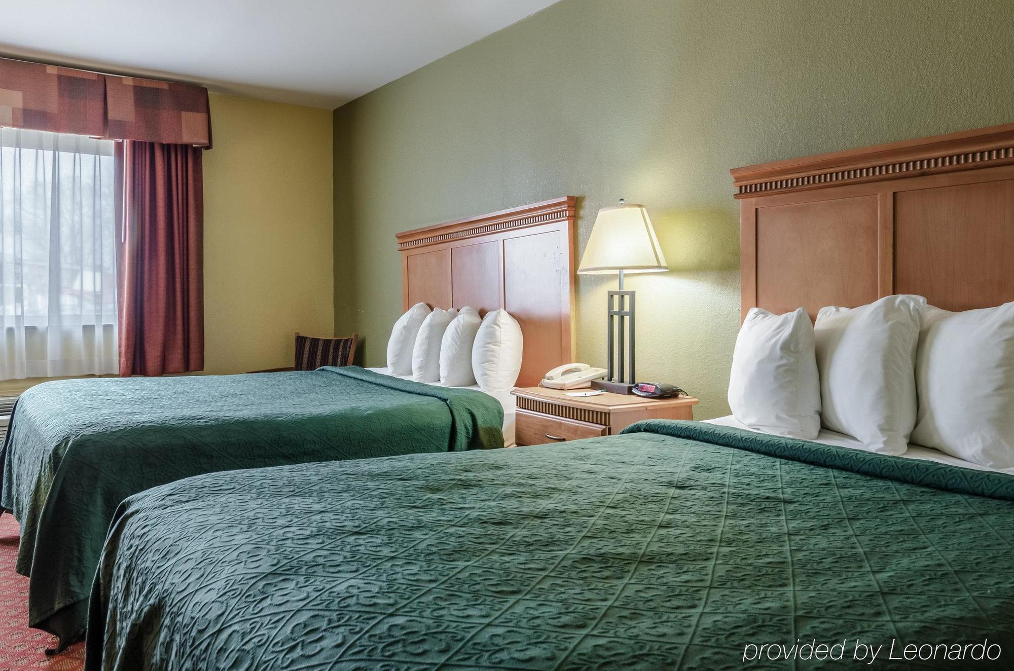 Rodeway Inn South Hutchinson Kültér fotó