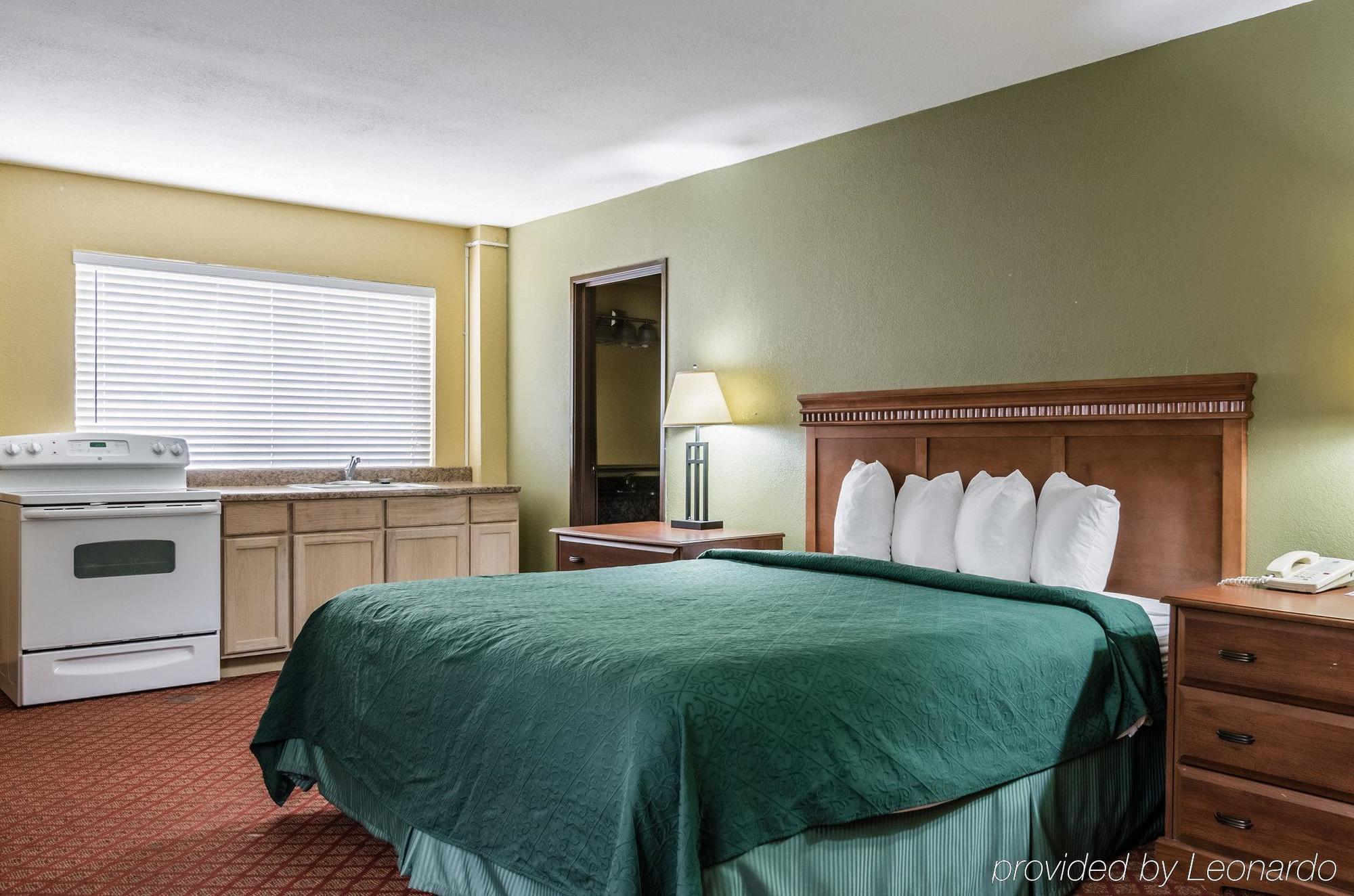 Rodeway Inn South Hutchinson Kültér fotó