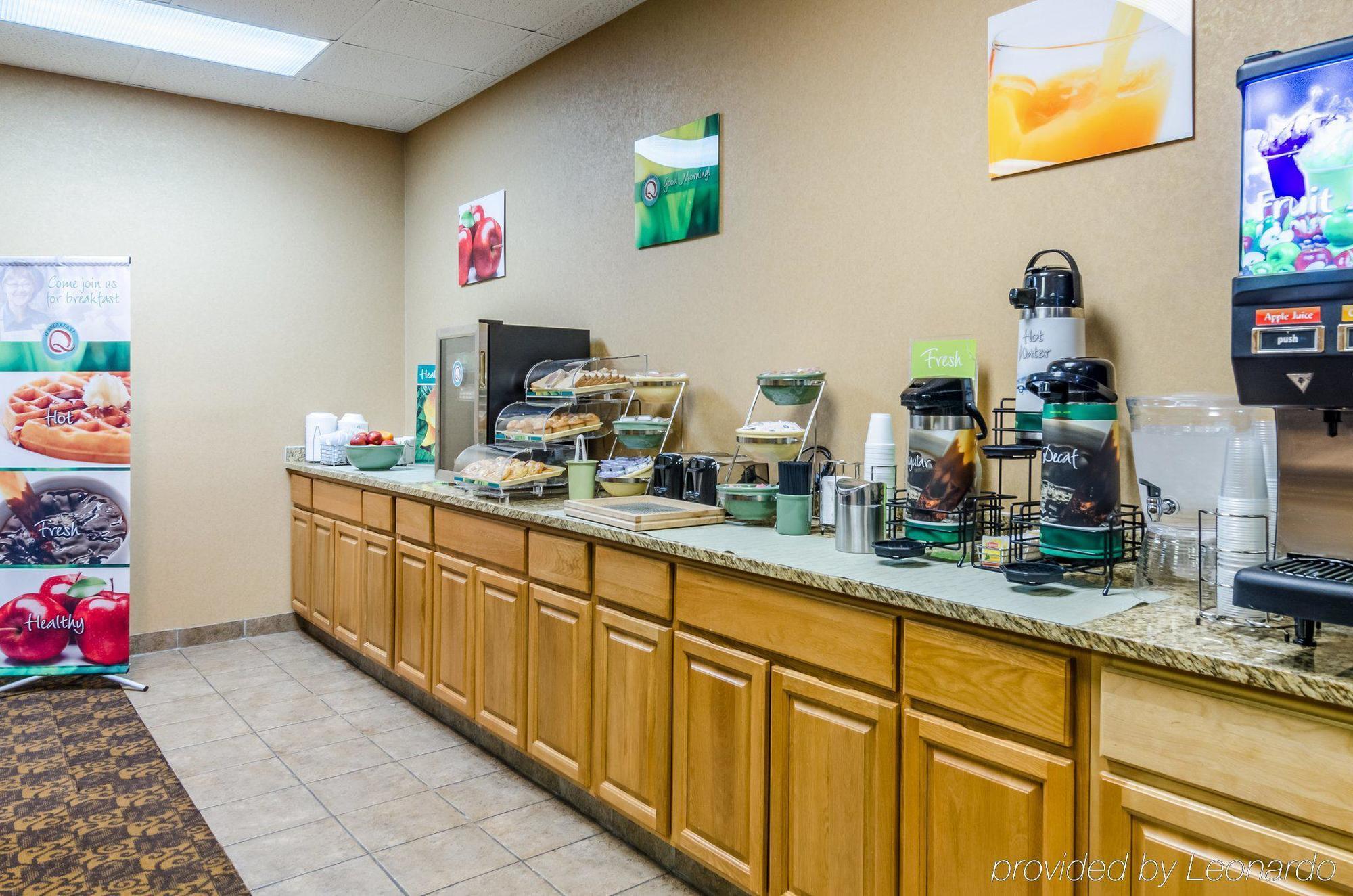 Rodeway Inn South Hutchinson Kültér fotó