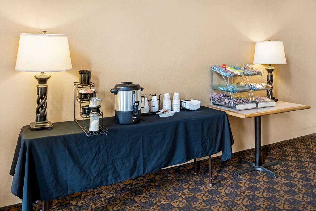 Rodeway Inn South Hutchinson Étterem fotó